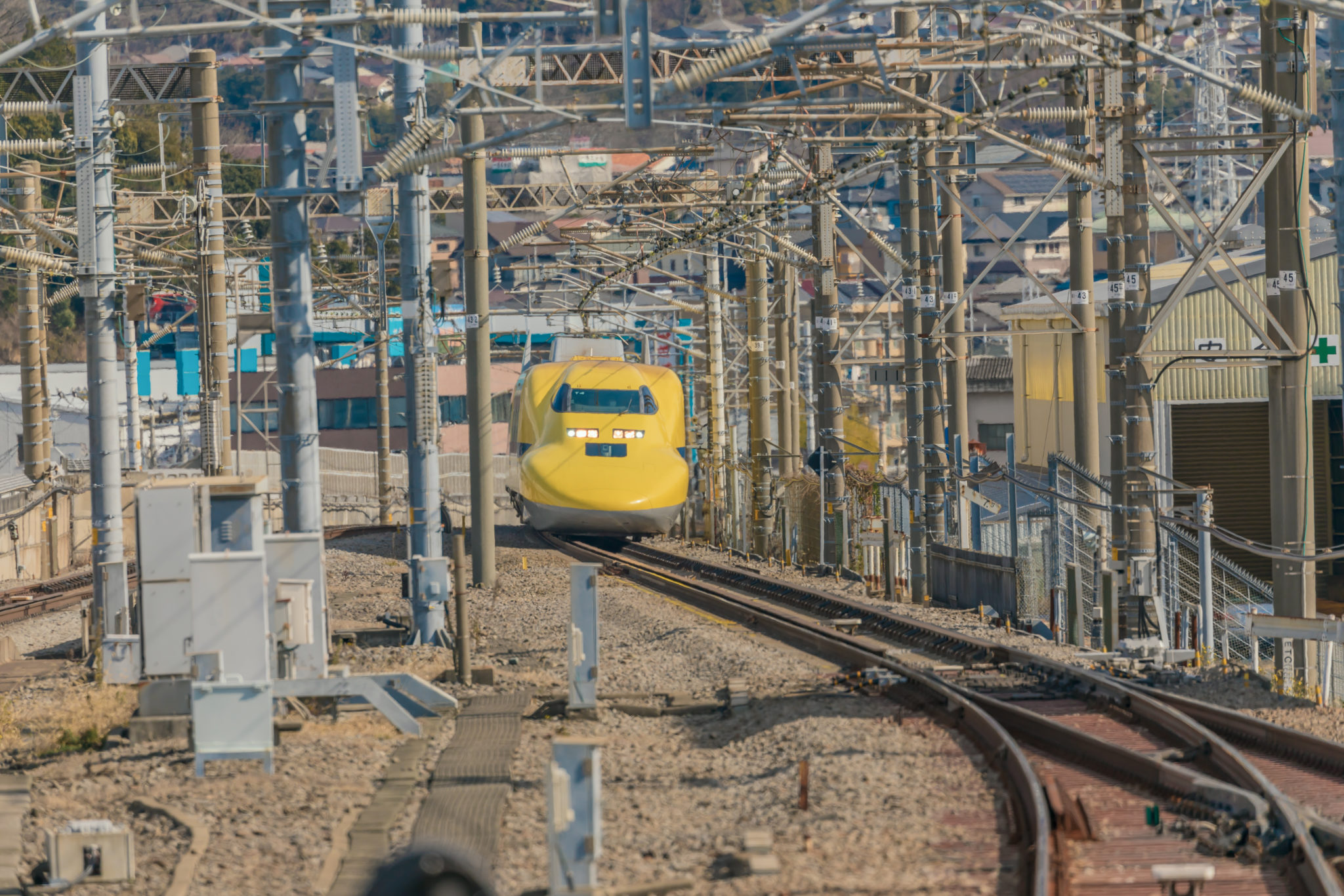 Mishima Station - Shinkansen - Yellow T4